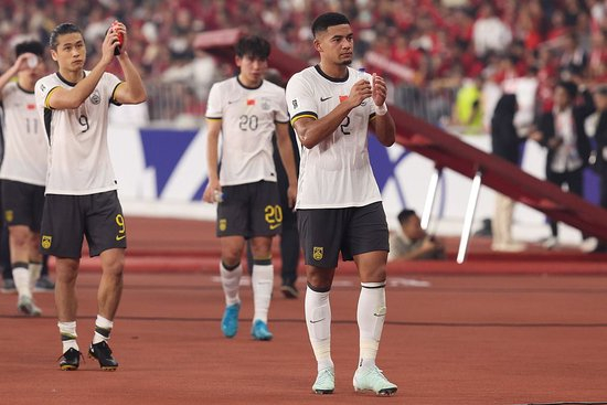 0-1负印尼 18强赛提前出局 史上最弱国足谢幕 0-1负印尼 18强赛提前出局 史上最弱国足谢幕