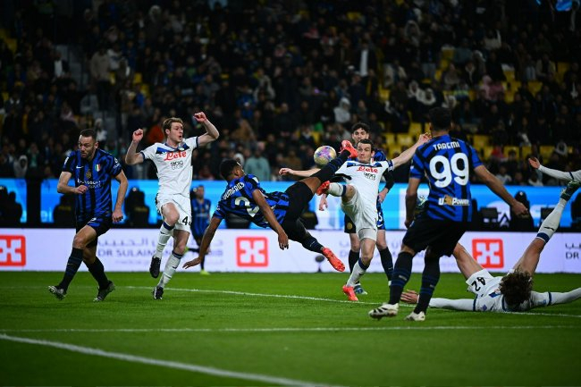 邓弗里斯双响定乾坤 国米2-0亚特兰大晋级超级杯决赛 邓弗里斯双响定乾坤 国米2-0亚特兰大晋级超级杯决赛