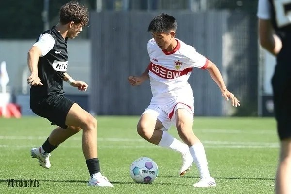斯图加特官宣U19八人离队 中国中场谢初筠在列