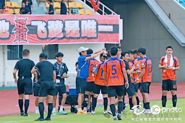 三轮不胜，厦门飞鹭主场0-0闷平湖北青年星，李宗儒含泪告别
