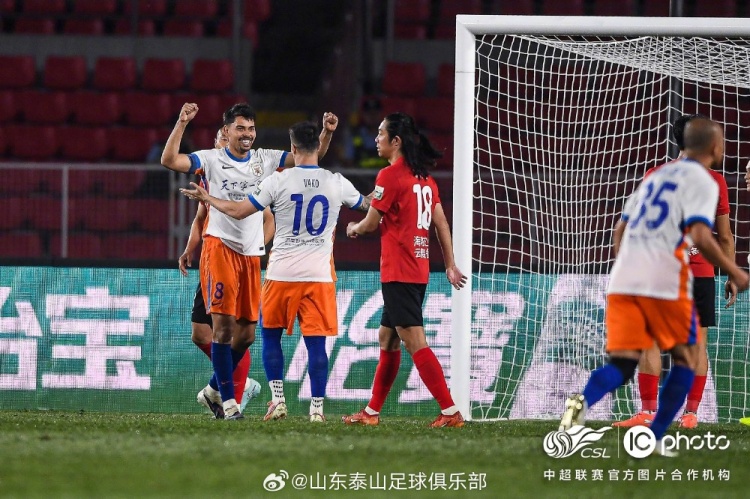泽卡瓦科双响炮 山东泰山客场5-1大胜辽宁铁人