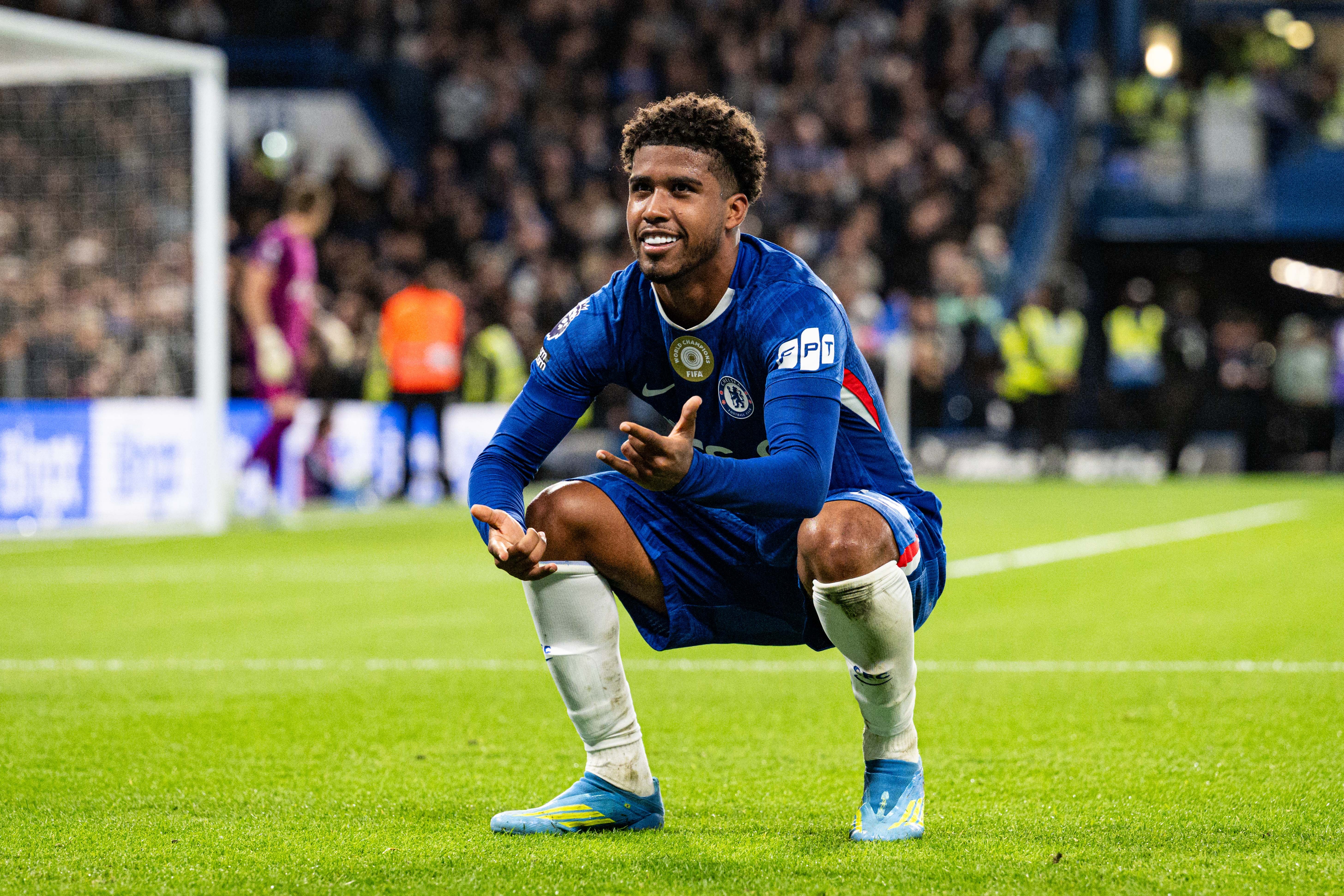 切尔西中场桑托斯转会细节：4800万镑基础+200万浮动，保留10%二转
