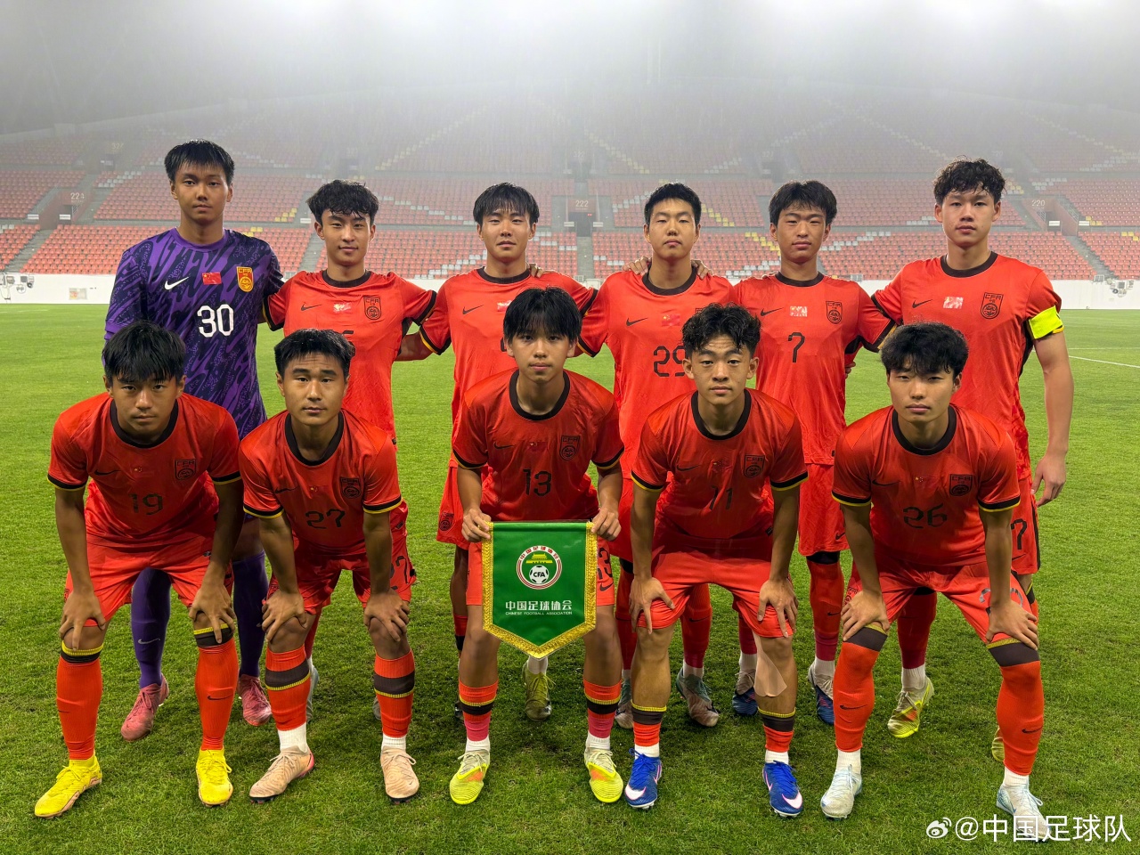 U17国足肇庆热身2-0胜塔吉克斯坦 邝兆镭凌空斩谢晋锁定胜局 U17国足肇庆热身2-0胜塔吉克斯坦 邝兆镭凌空斩谢晋锁定胜局