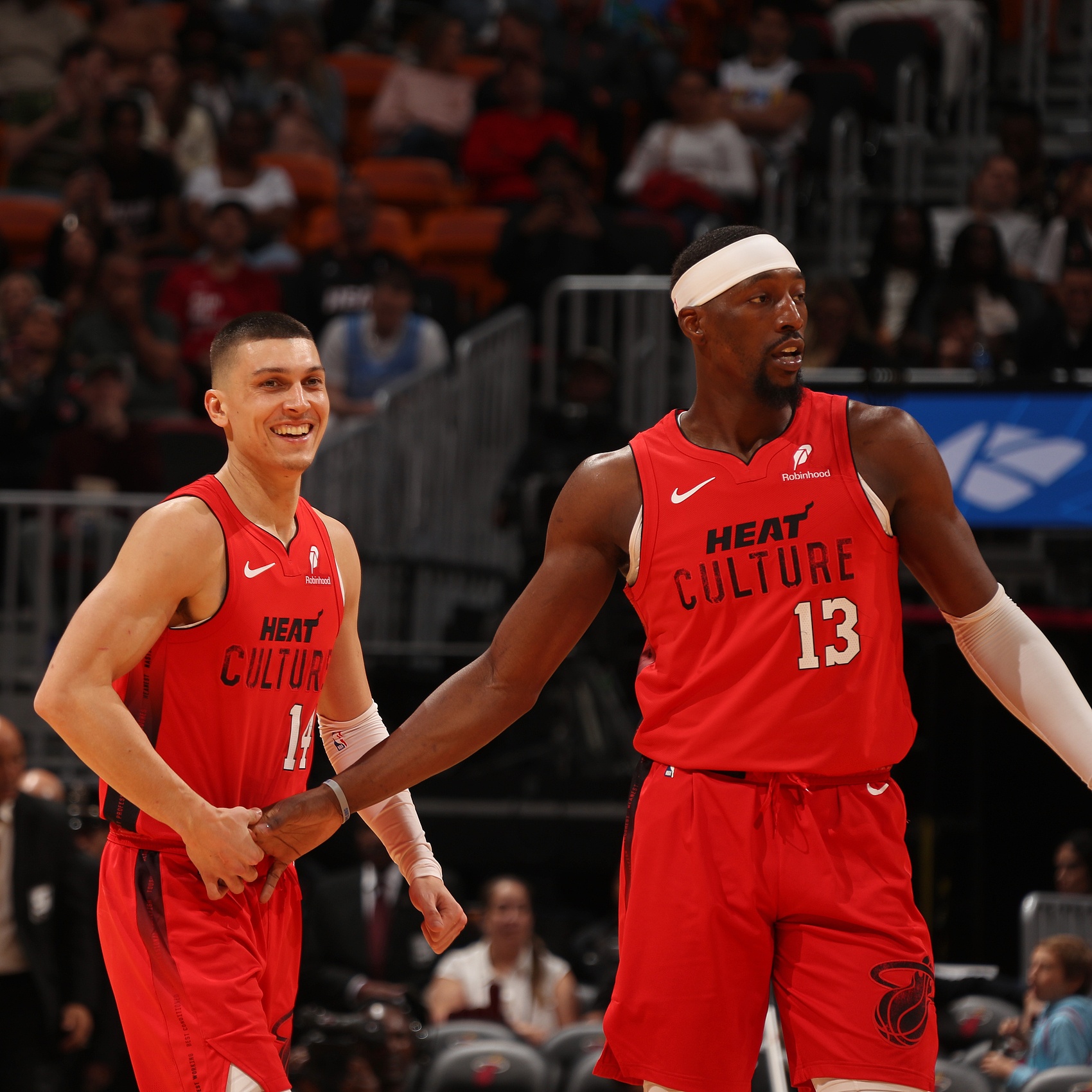 阿德巴约拳击希罗!热火内讧升级,NBA队友反目史再添新例 阿德巴约拳击希罗!热火内讧升级,NBA队友反目史再添新例