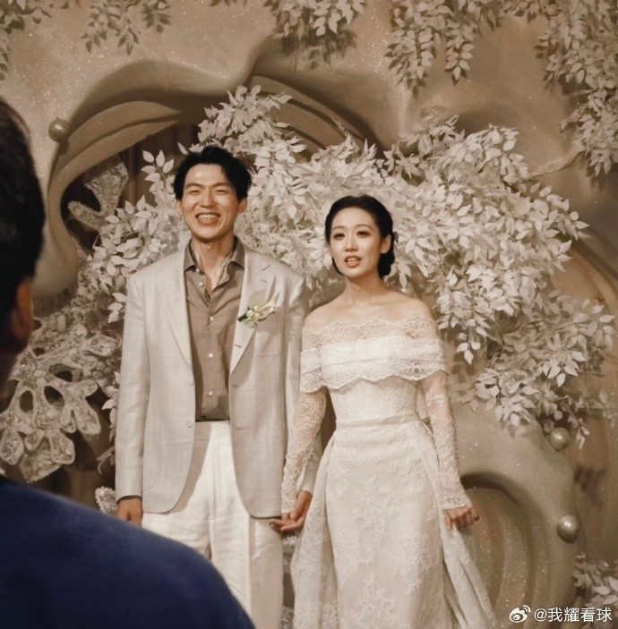 吴前温州大婚:胡明轩孙铭徽到场,浙江队长领证一年后补办仪式