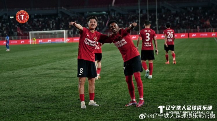 邦本宜裕传射热菲尼奥双响 辽宁铁人楠波湾主场3-1上海申花