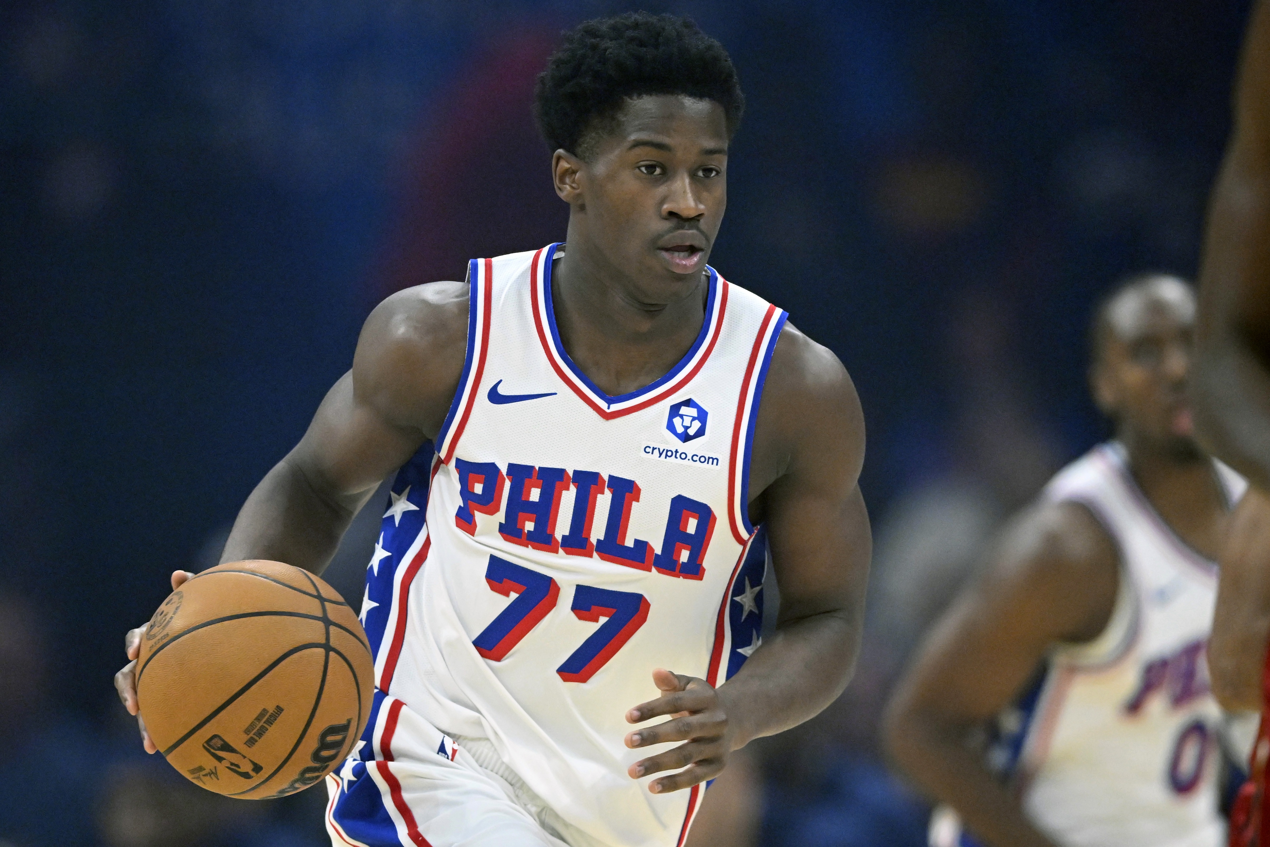 蒂格为VJ鸣不平：新秀年场均16分，第二年却要出手减半