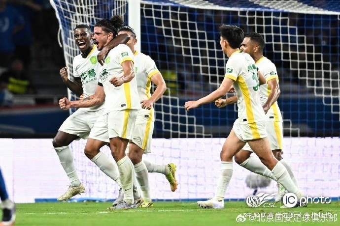 北京国安客场3-0完胜上海申花 侯森多次扑救 北京国安客场3-0完胜上海申花 侯森多次扑救