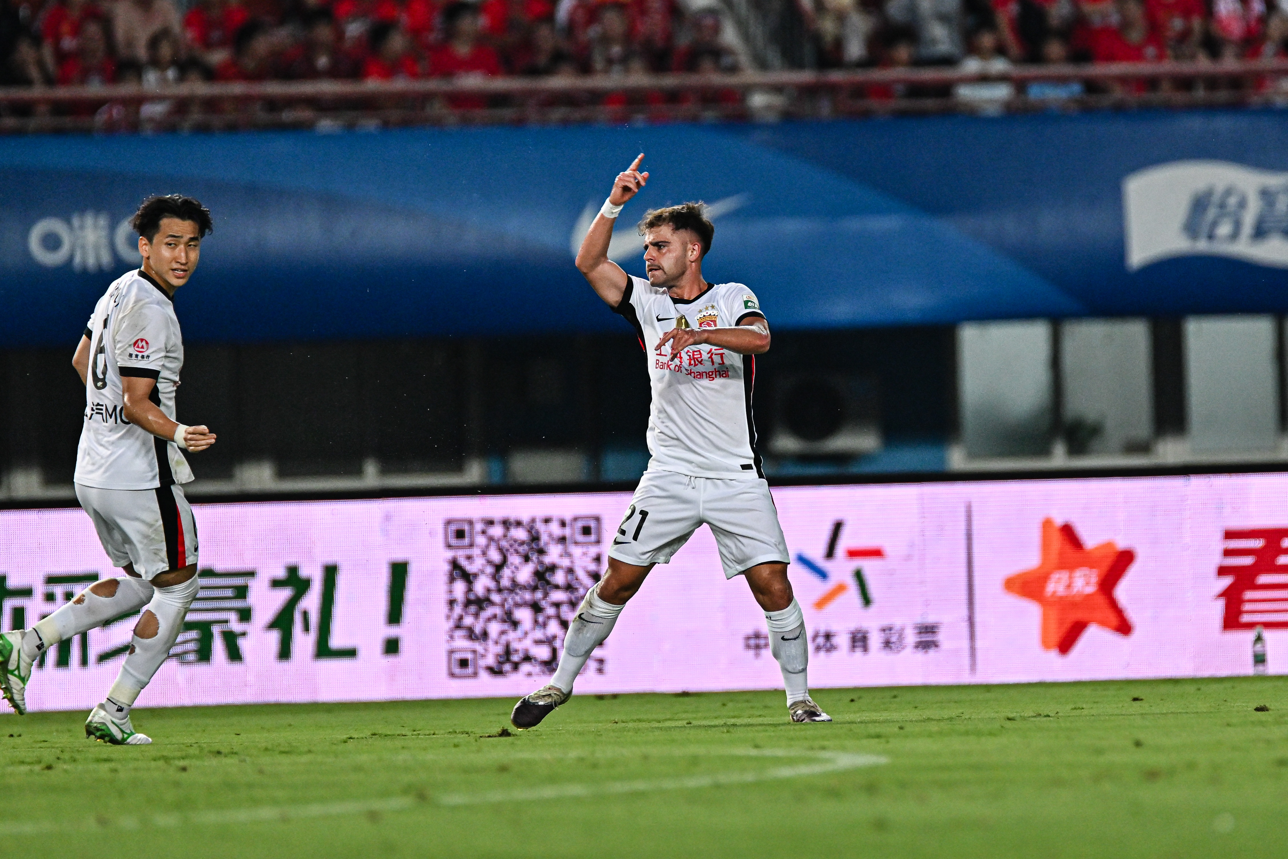 上海海港亚冠交手记录:全北现代2胜2平2负 五队零交锋 上海海港亚冠交手记录:全北现代2胜2平2负 五队零交锋