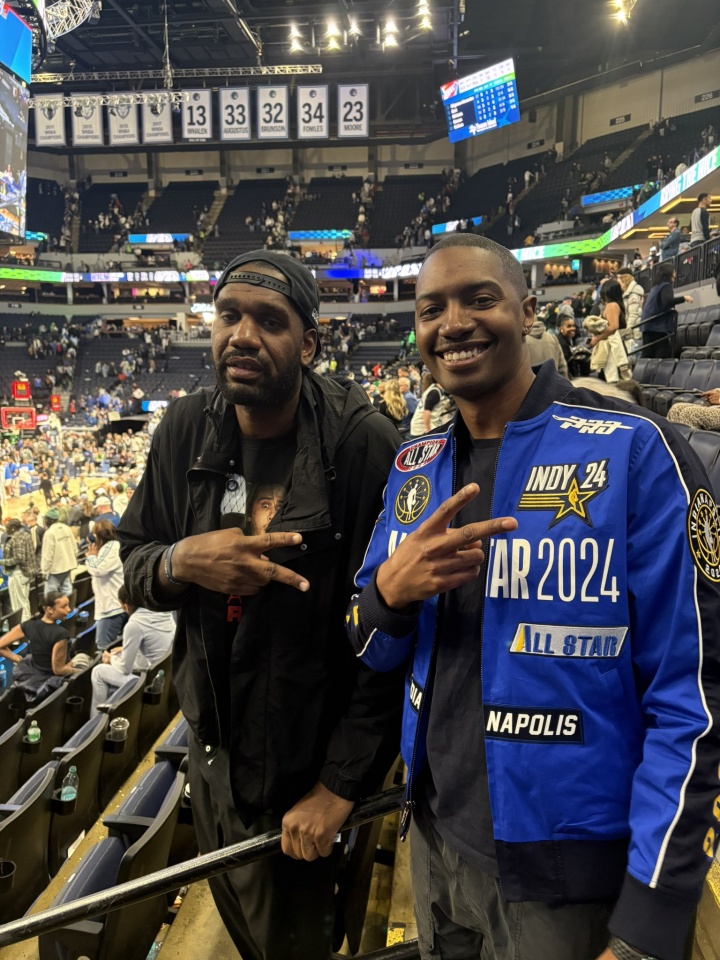 网友：这哥们说他是NBA状元+在开拓者打过球 唉现在的人满口胡话
