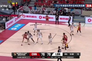 [杨瀚森上篮]杨瀚森低位转身攻框上篮打进！被打头遭裁判无视，小杨不满！