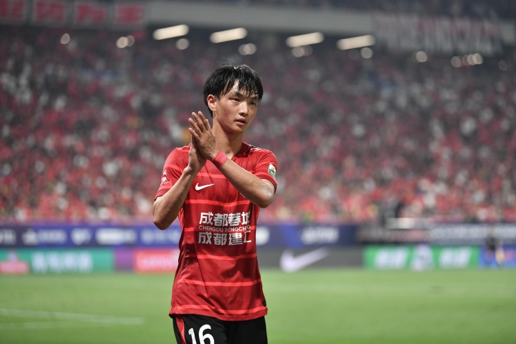 杨明洋：在河南的比赛并不容易，但全队还是努力保住了比分