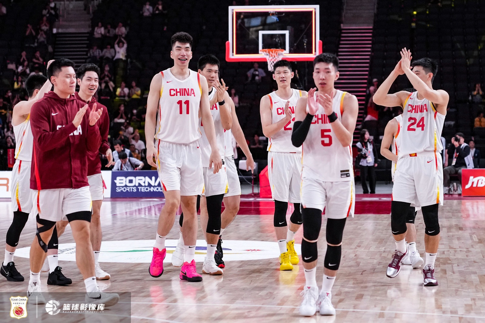 铜牌赛变阵！中国男篮首发：胡金秋&李弘权&王俊杰&廖三宁&胡明轩