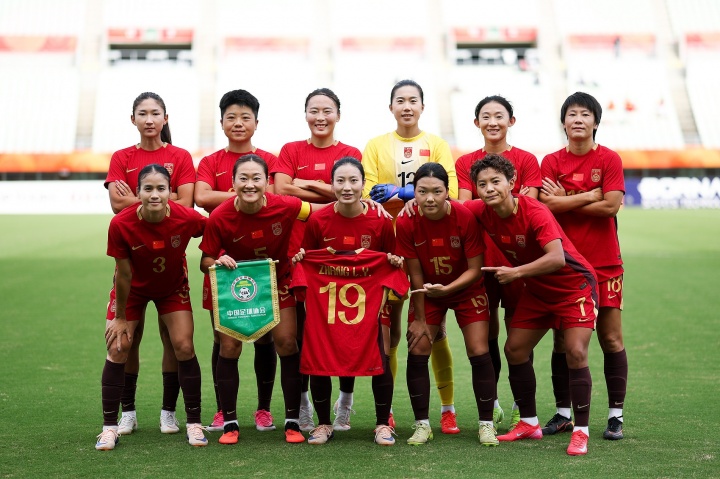 踢越南如此费劲！中国女足24射9正一球难进，90分钟被0-0逼平